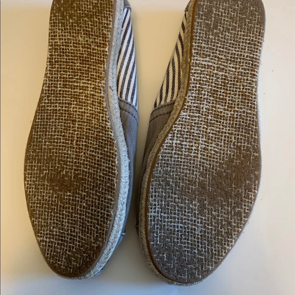 Toms - Picture 6 of 6